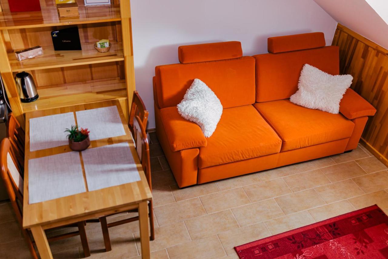 Niki Apartman Дьюла Экстерьер фото